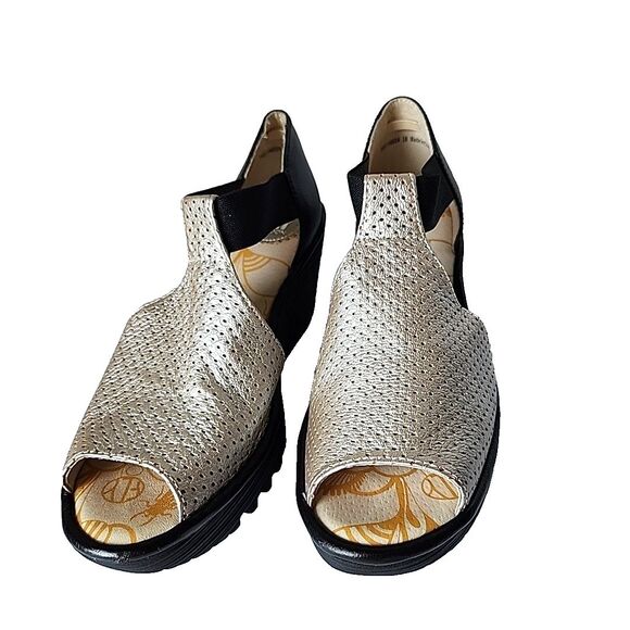 Fly London Peep Toe Shoes Womens EU 38 US 7.5 - 8 Wedge Gold Perforated Black - Picture 1 of 13